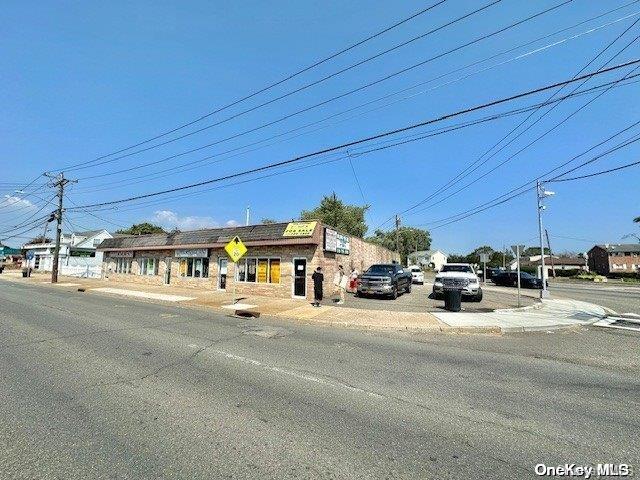 718-724 N Wellwood Avenue Property Photo 22
