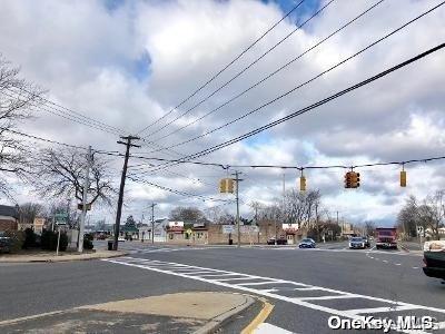 718-724 N Wellwood Avenue Property Photo 23