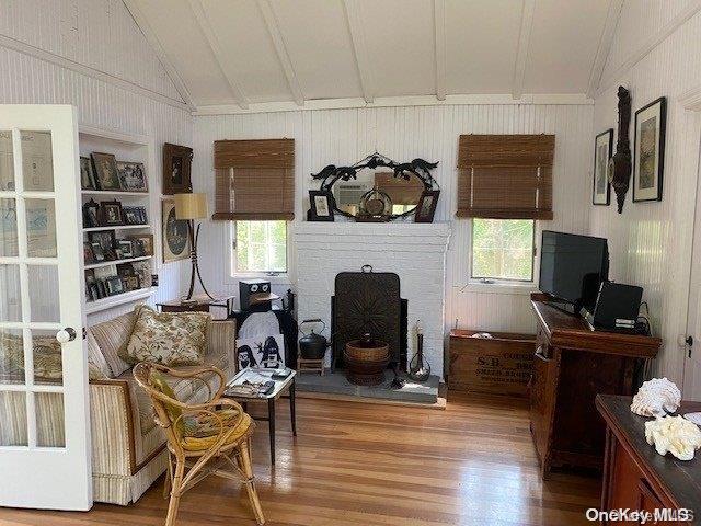 970 Surfview Walk Property Photo 4