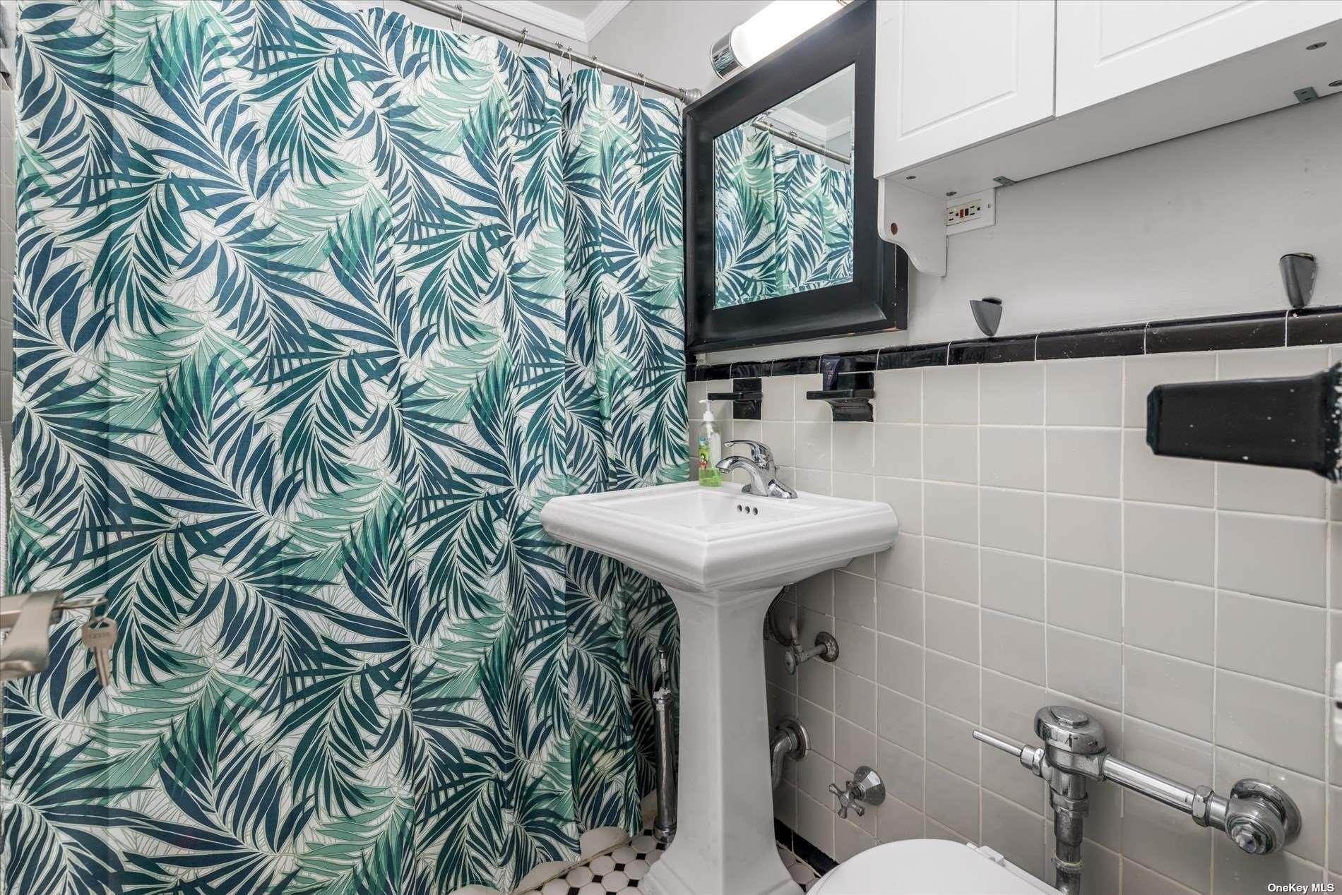34-20 78th Street 2j Property Photo 4