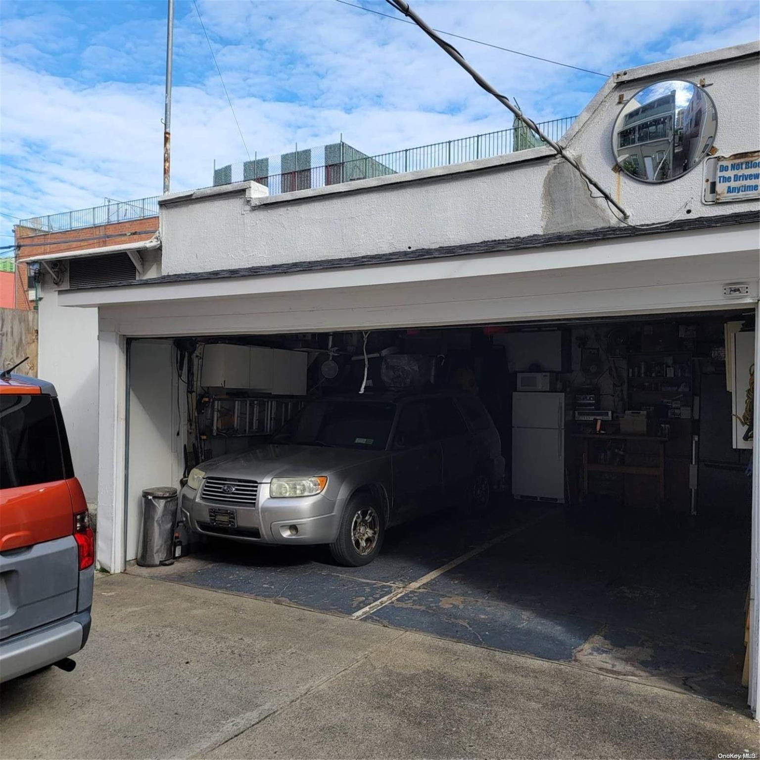 34-33 9 Street Property Photo 4