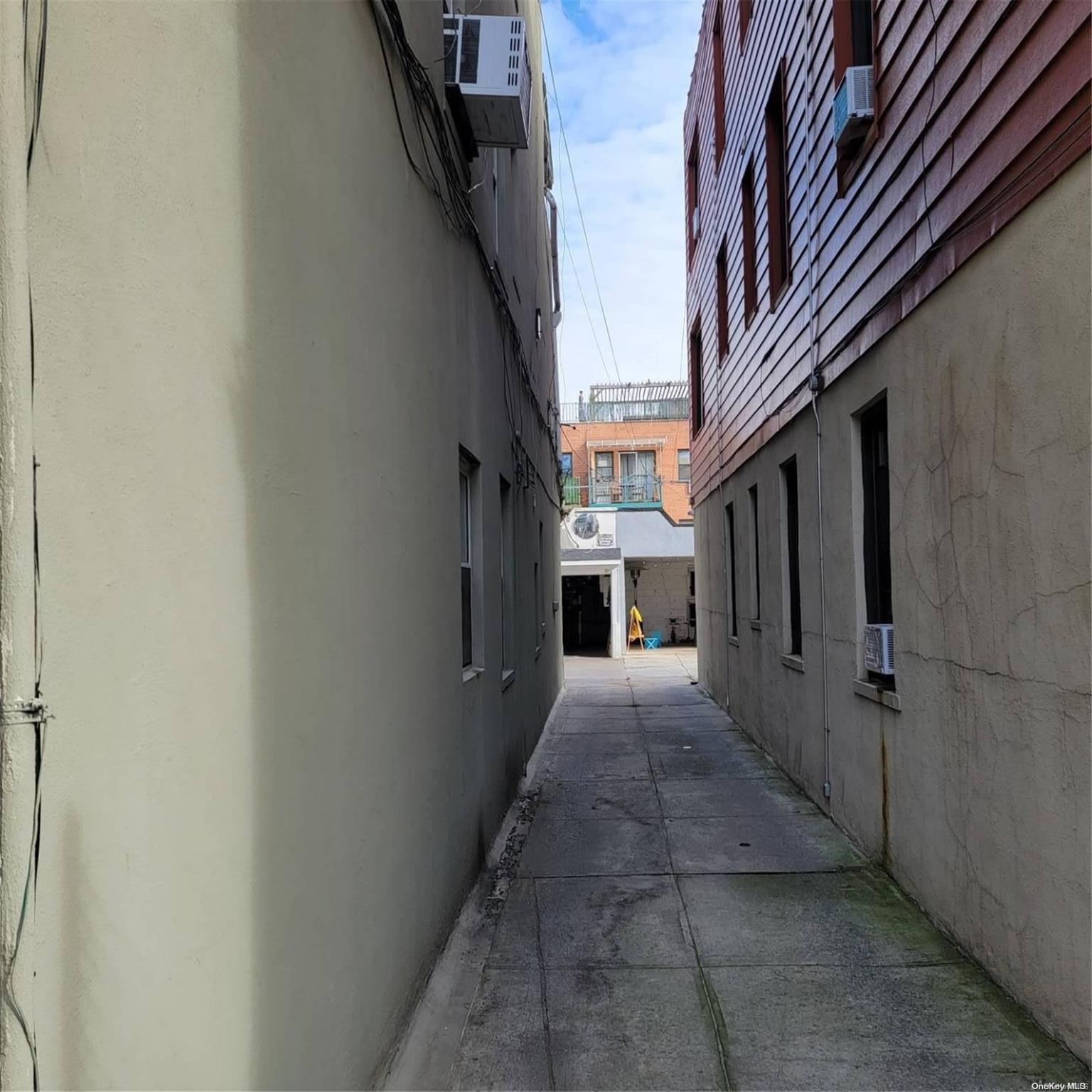 34-33 9 Street Property Photo 5