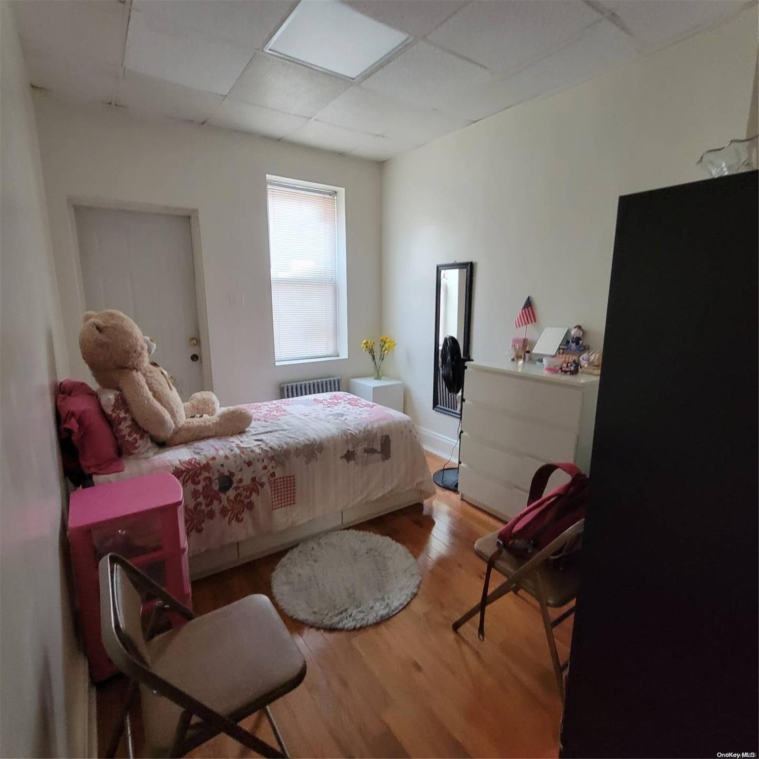 34-33 9 Street Property Photo 10