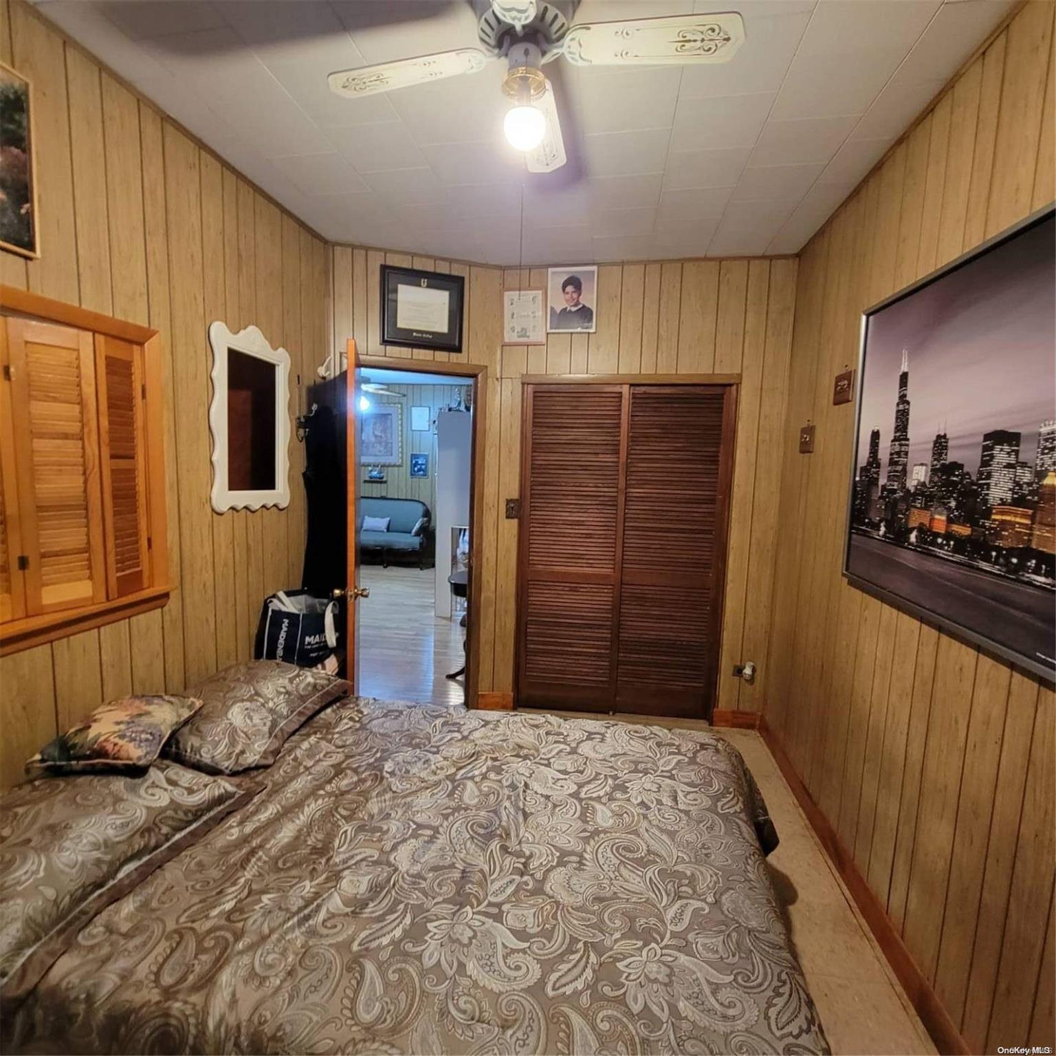 34-33 9 Street Property Photo 13
