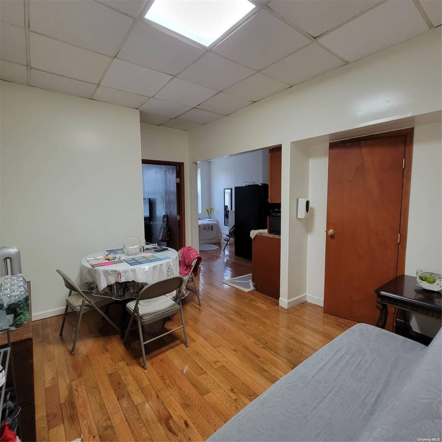 34-33 9 Street Property Photo 23