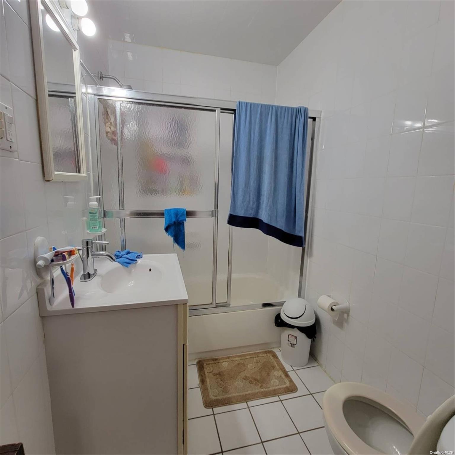 34-33 9 Street Property Photo 25