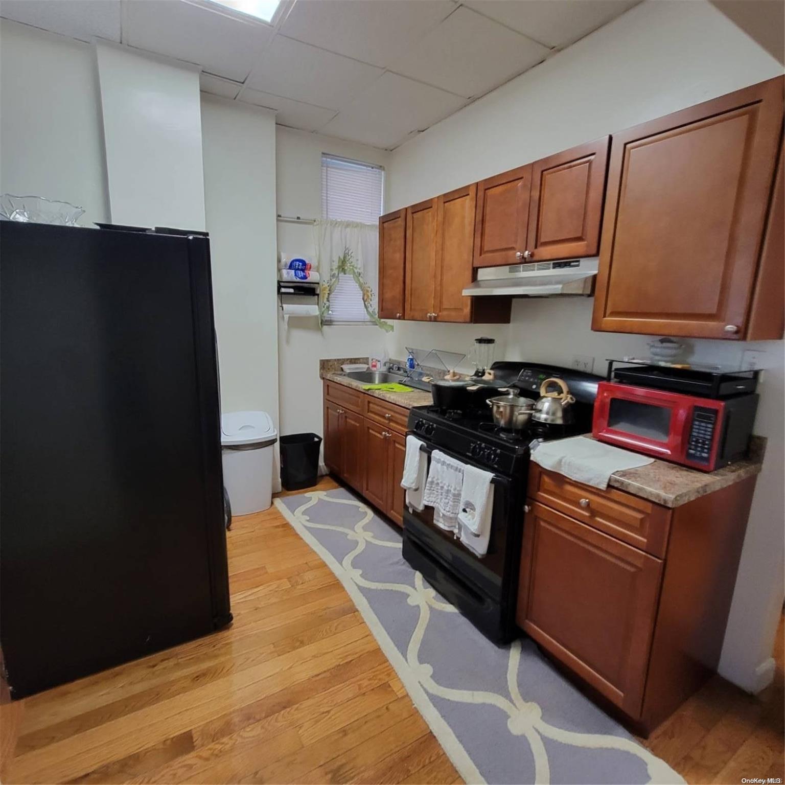 34-33 9 Street Property Photo 26