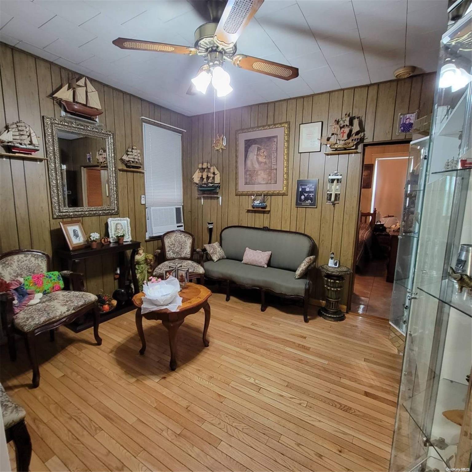 34-33 9 Street Property Photo 31
