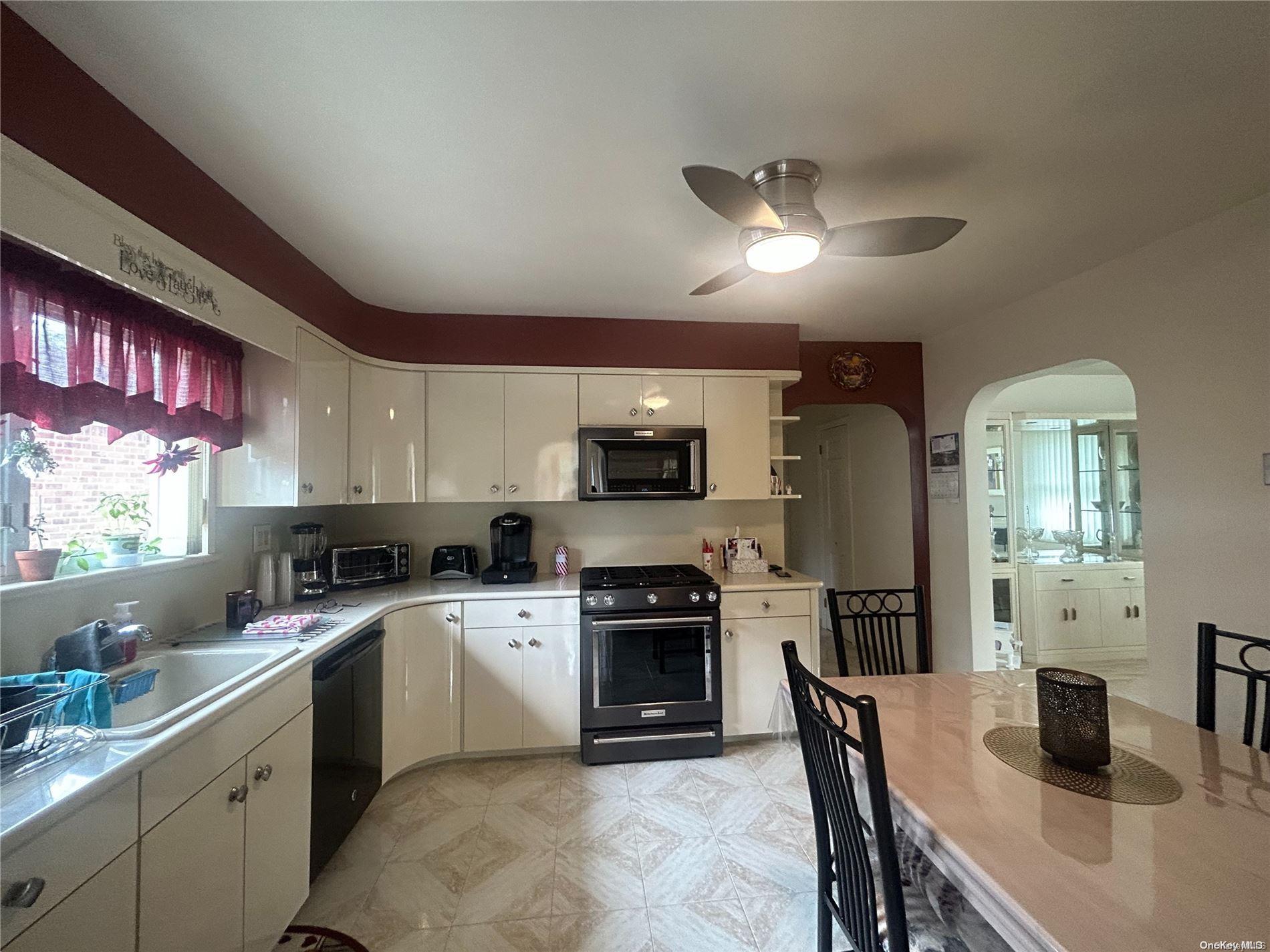 28-14 157th Street Property Photo 2