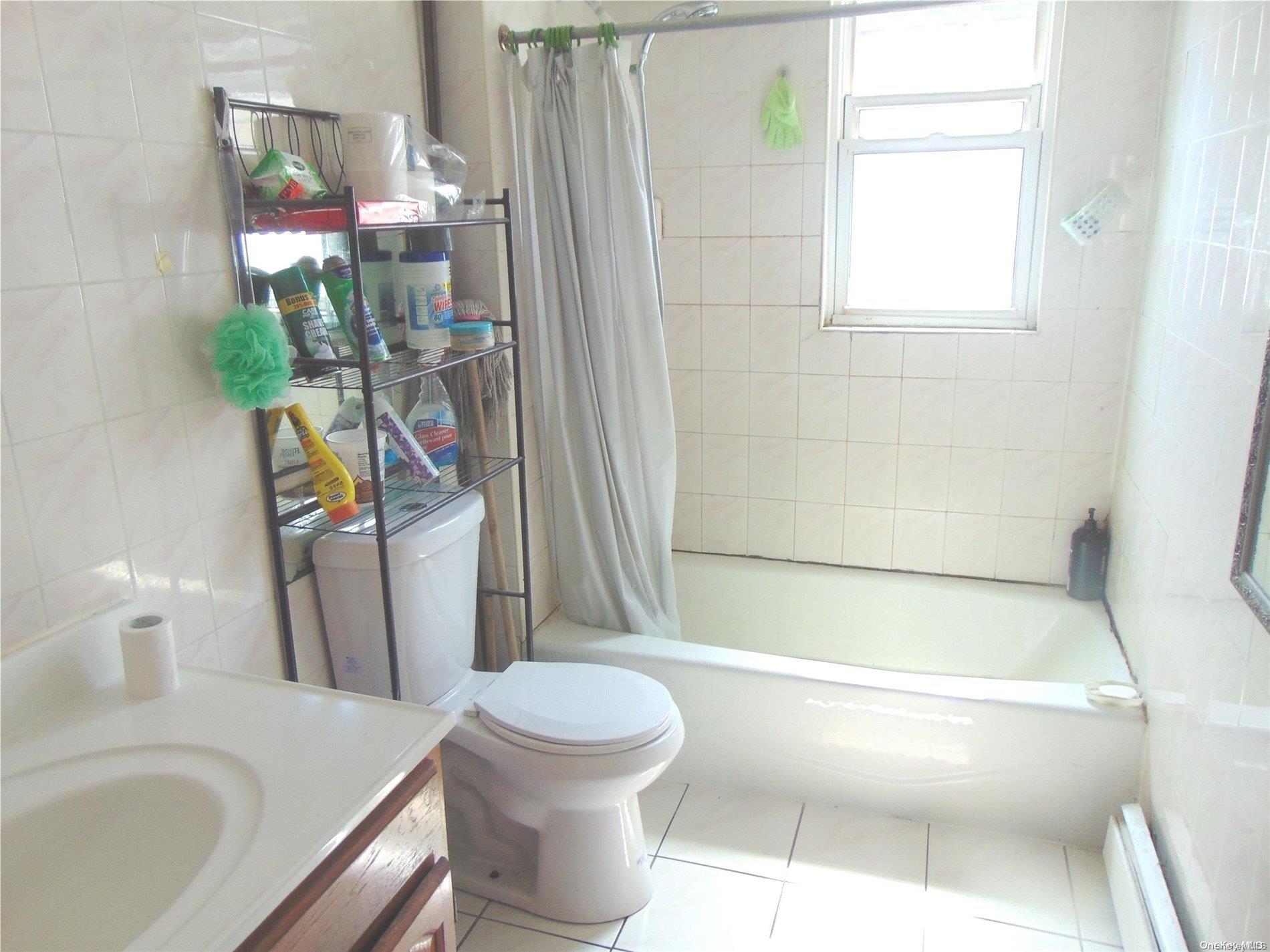 42-87 Hampton Street Property Photo 3