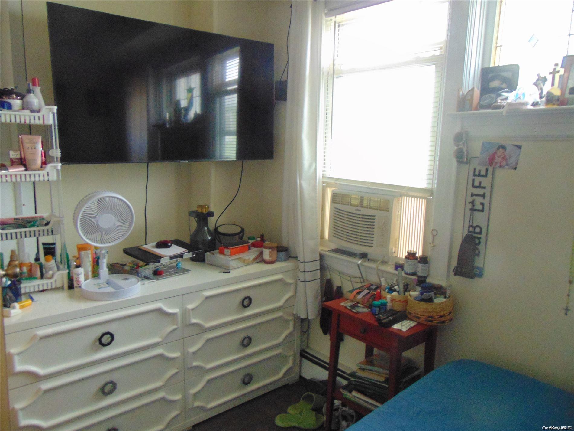 42-87 Hampton Street Property Photo 5