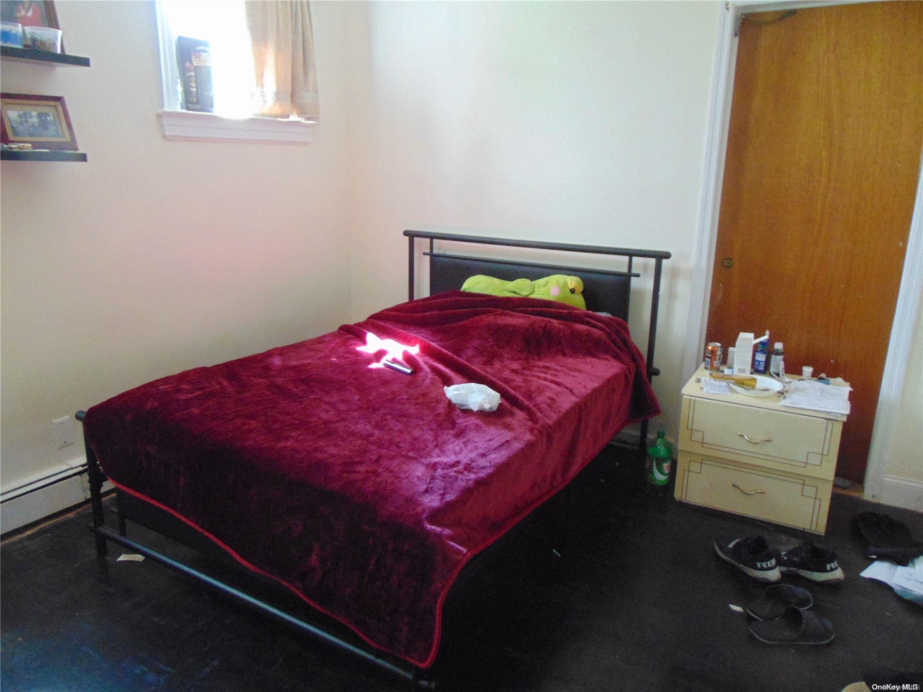 42-87 Hampton Street Property Photo 7