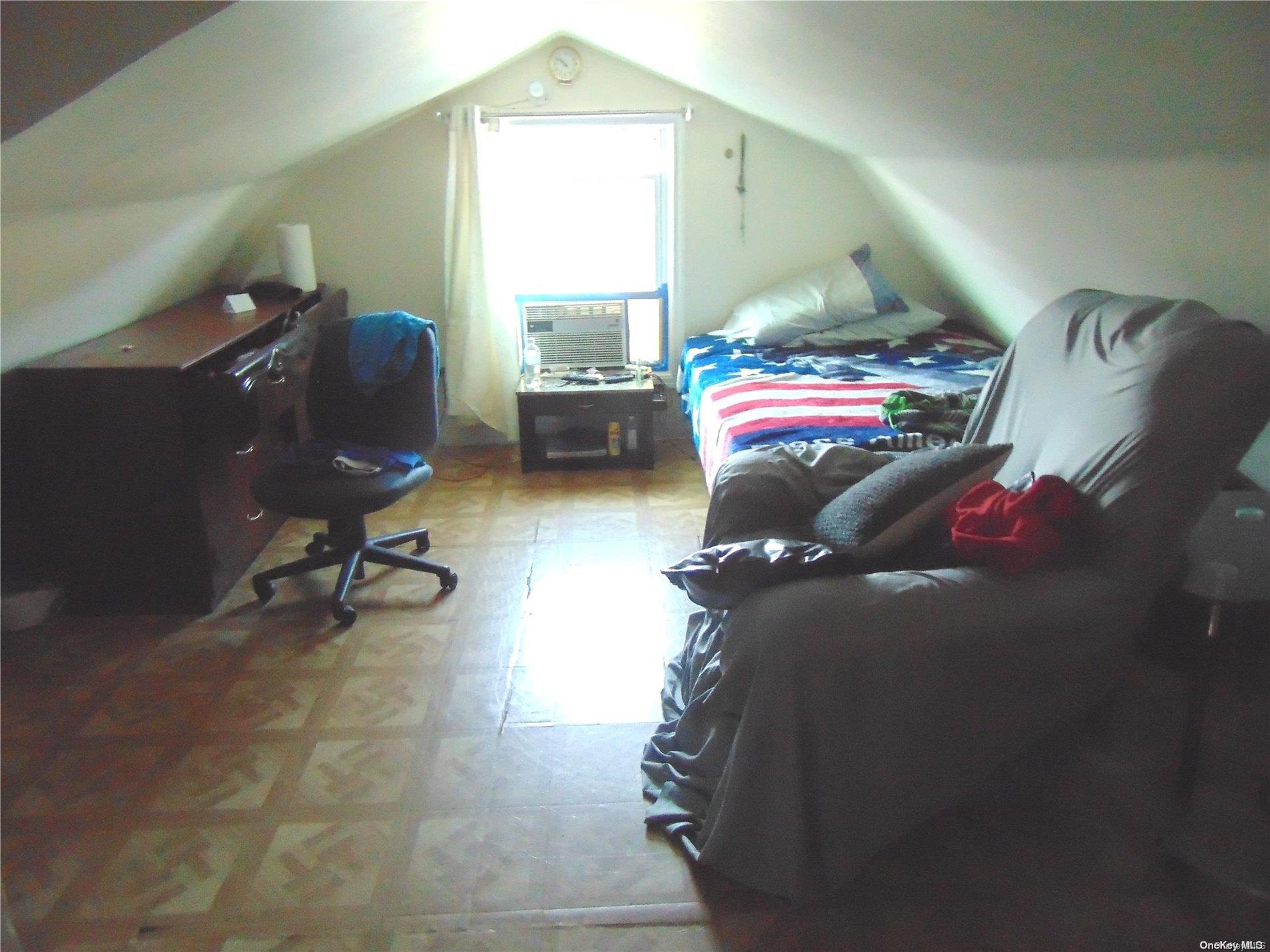 42-87 Hampton Street Property Photo 11