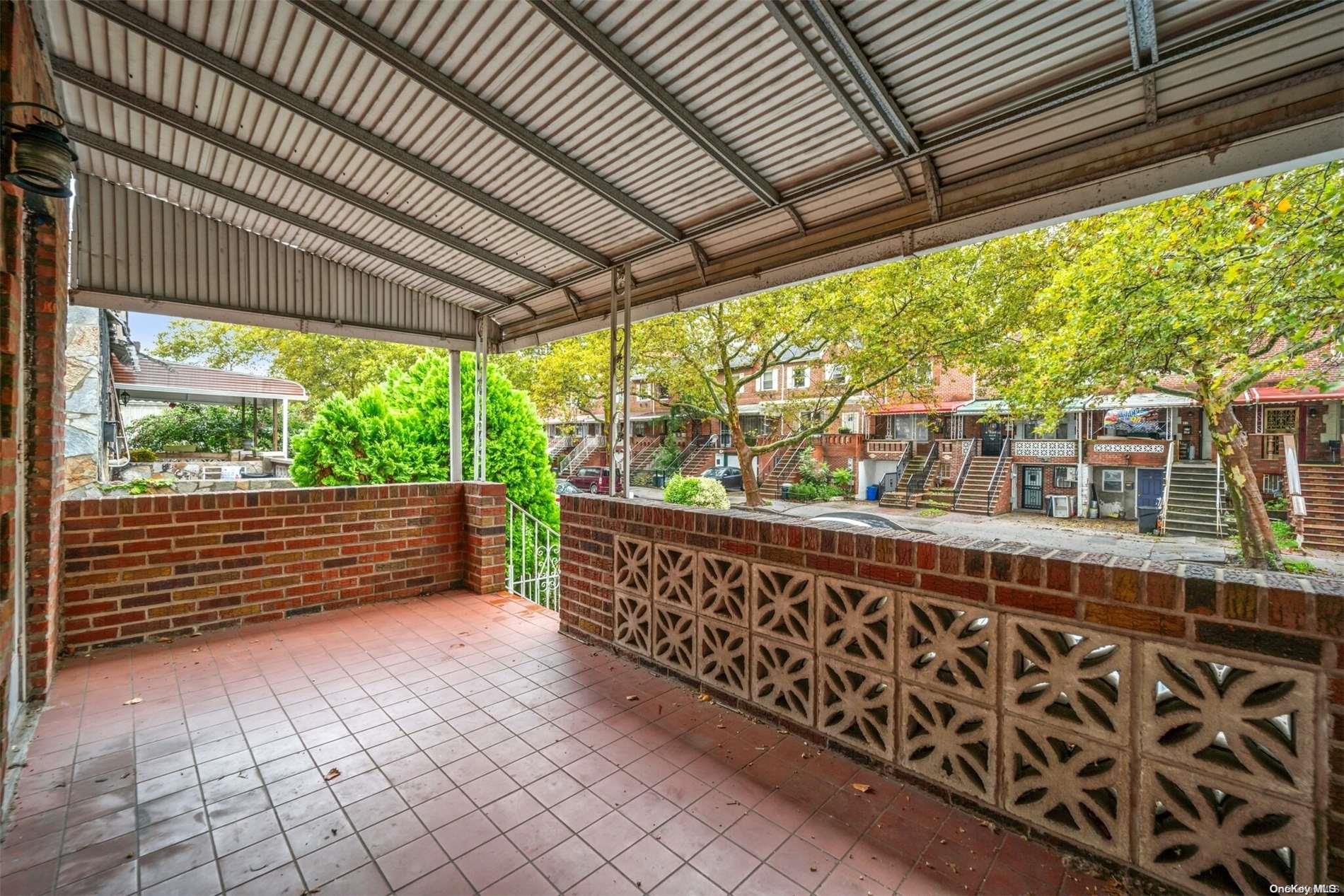 61 E 54th Street Property Photo 2