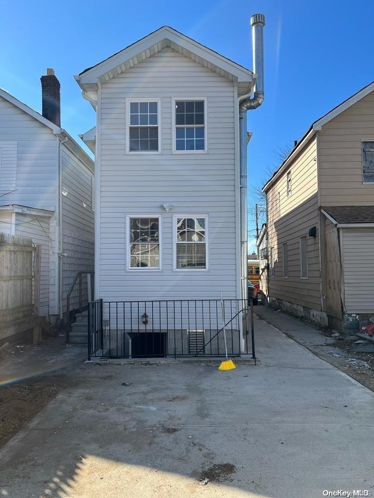 129-13 135th Place Property Photo 2
