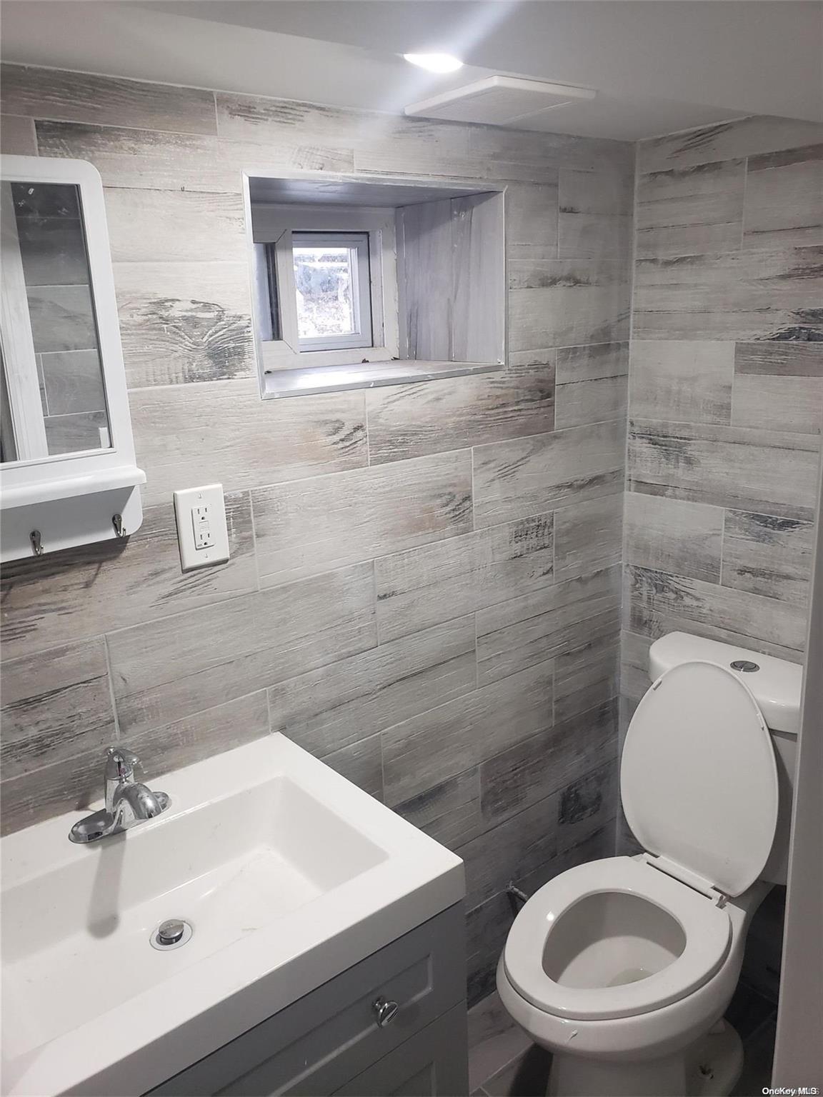 129-13 135th Place Property Photo 10