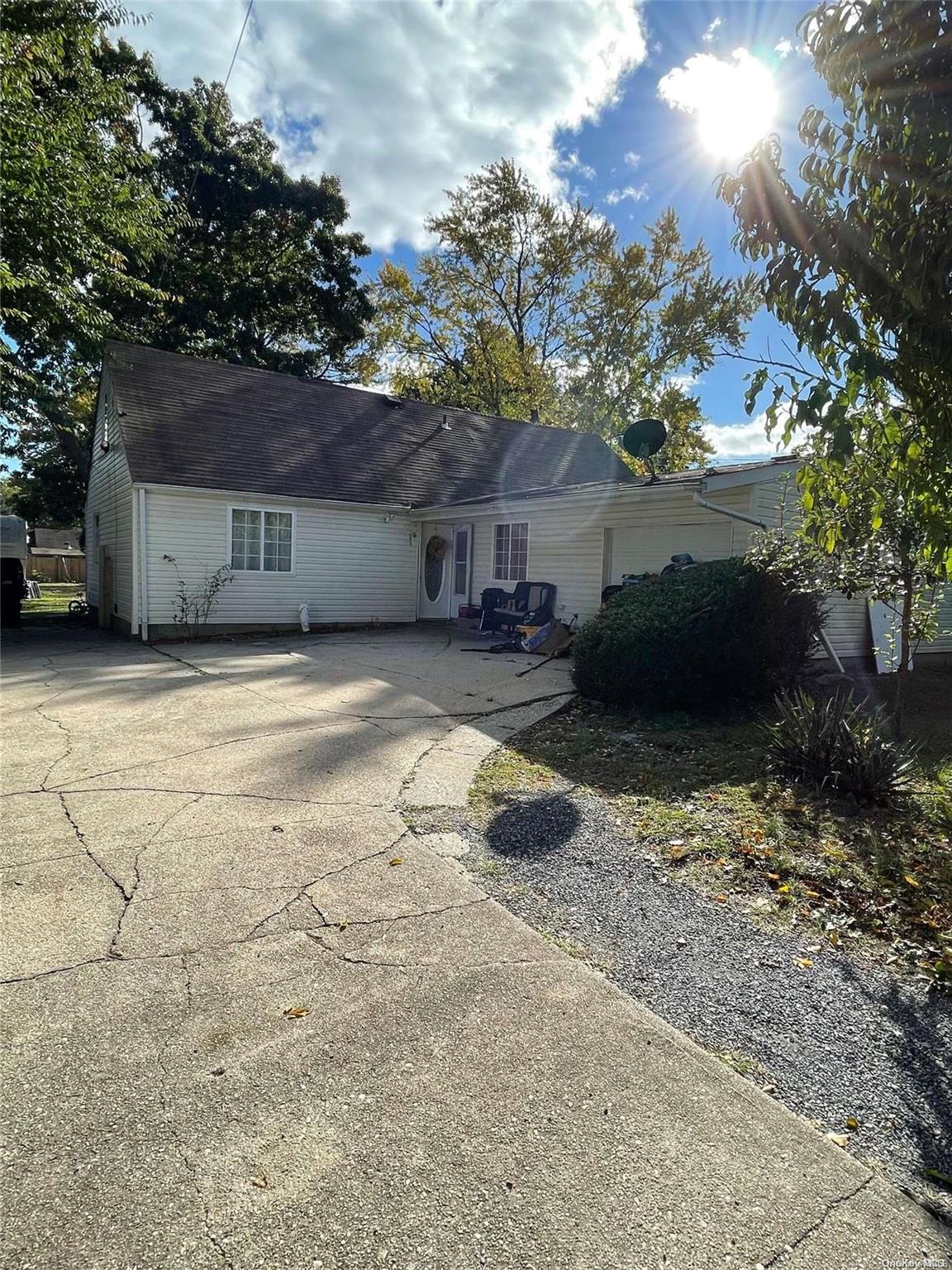 56 Gates Avenue Property Photo