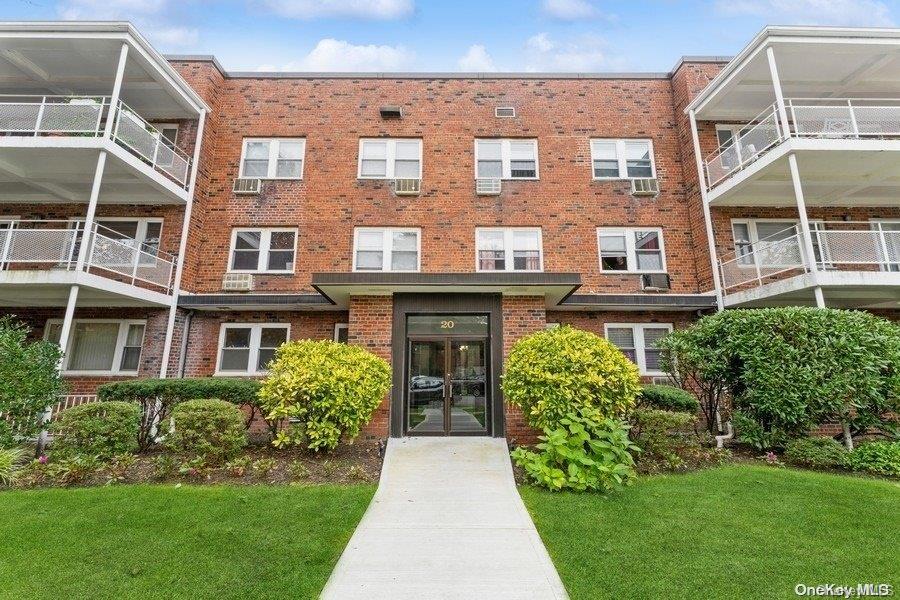 20 Hillpark Real Estate Listings Main Image