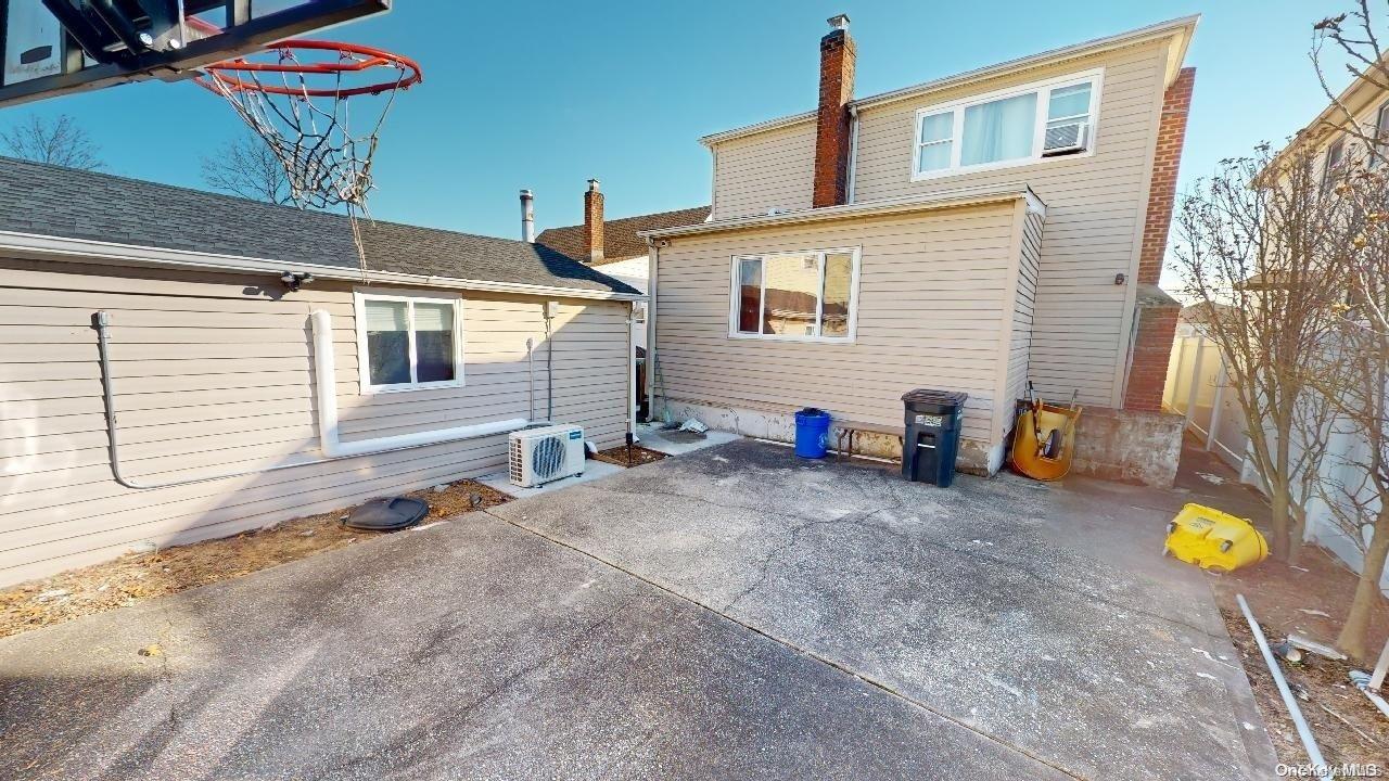 64 Ormonde Boulevard Property Photo 4