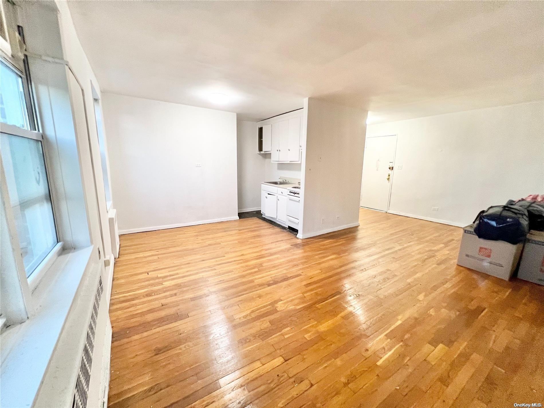 42-40 Bowne Street 6f Property Photo 2