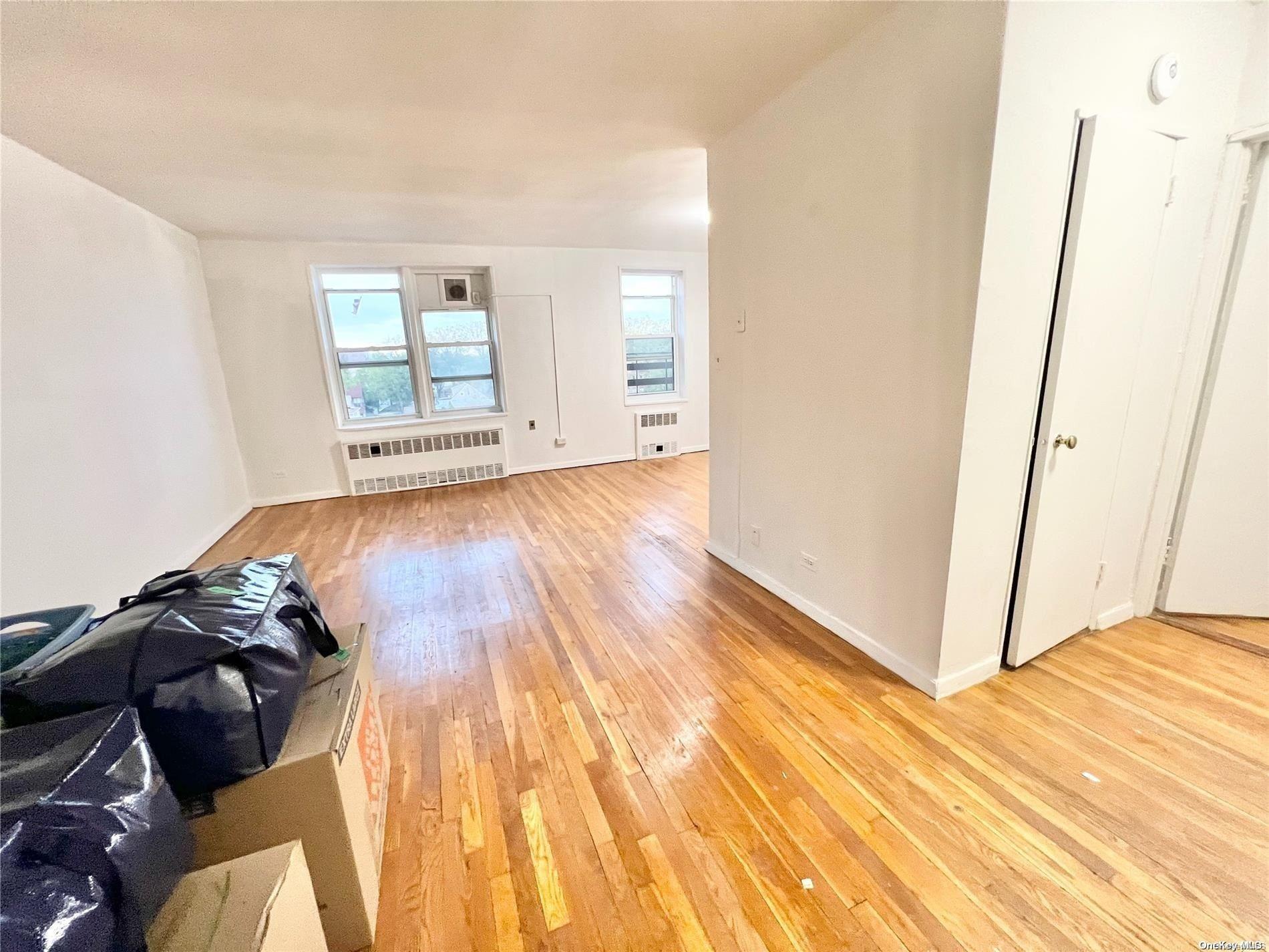 42-40 Bowne Street 6f Property Photo 3