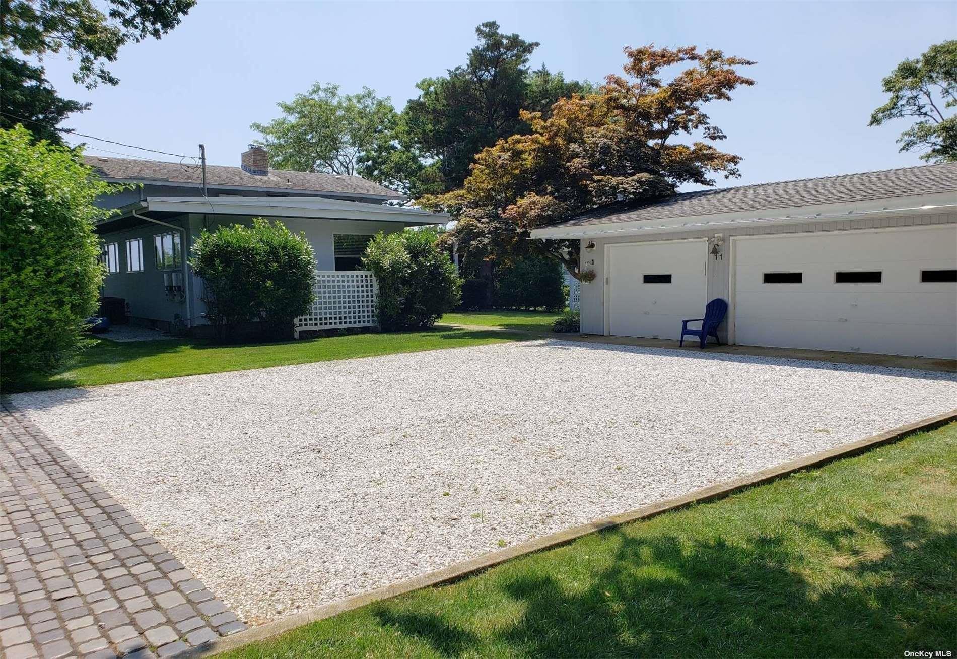 11 Beach Road Property Photo 34