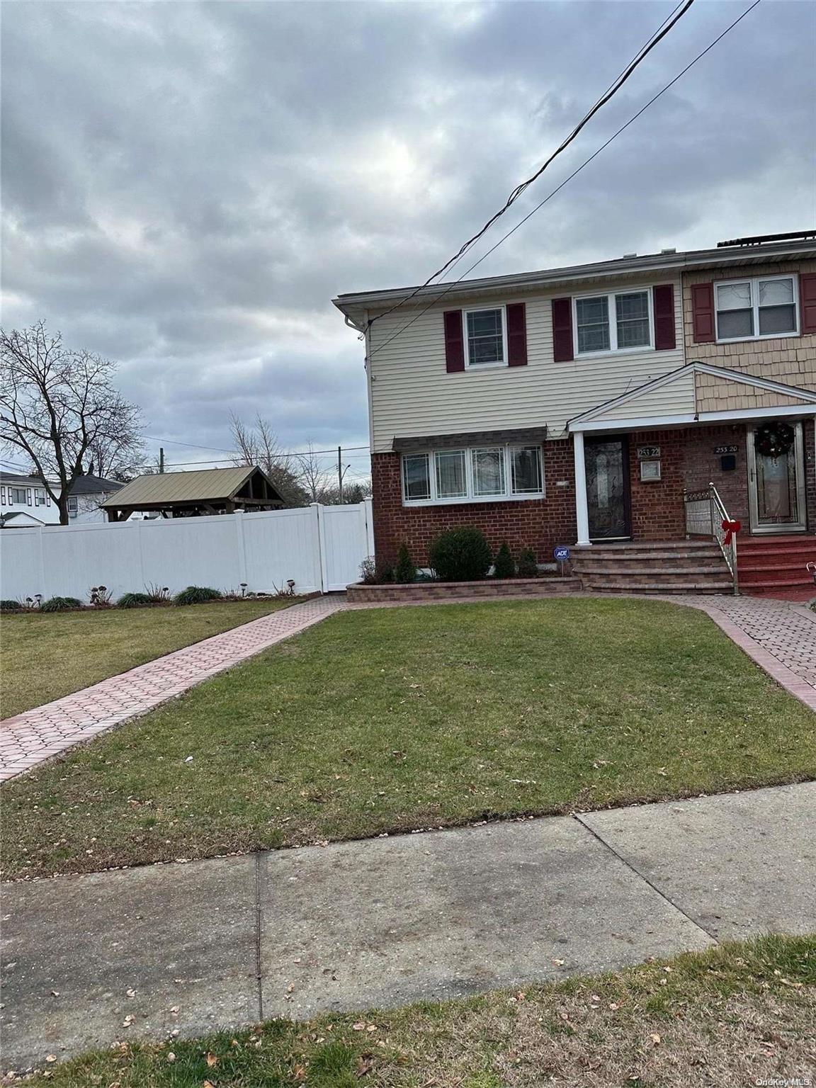 253-22 147 Avenue Property Photo 1
