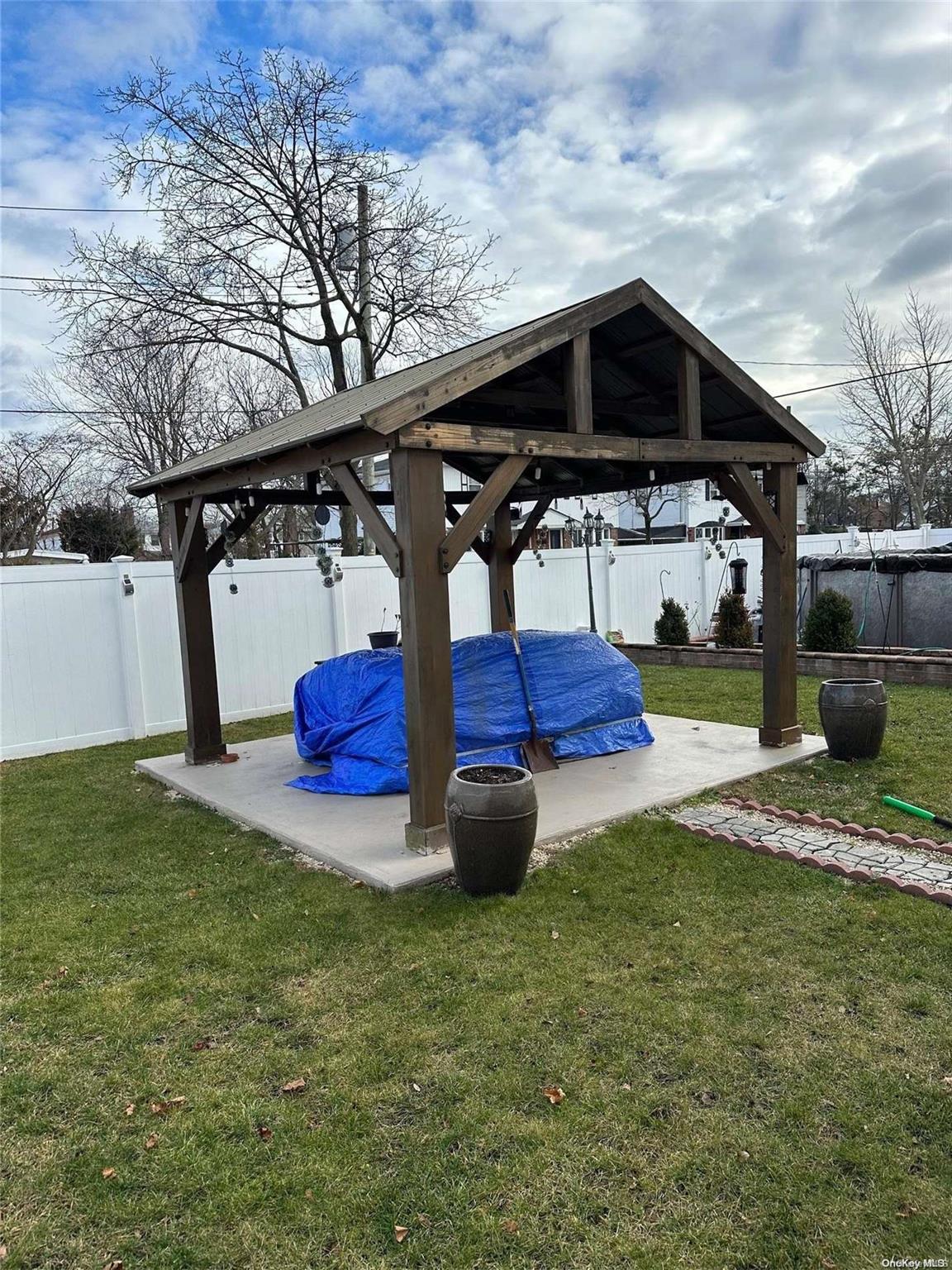 253-22 147 Avenue Property Photo 22