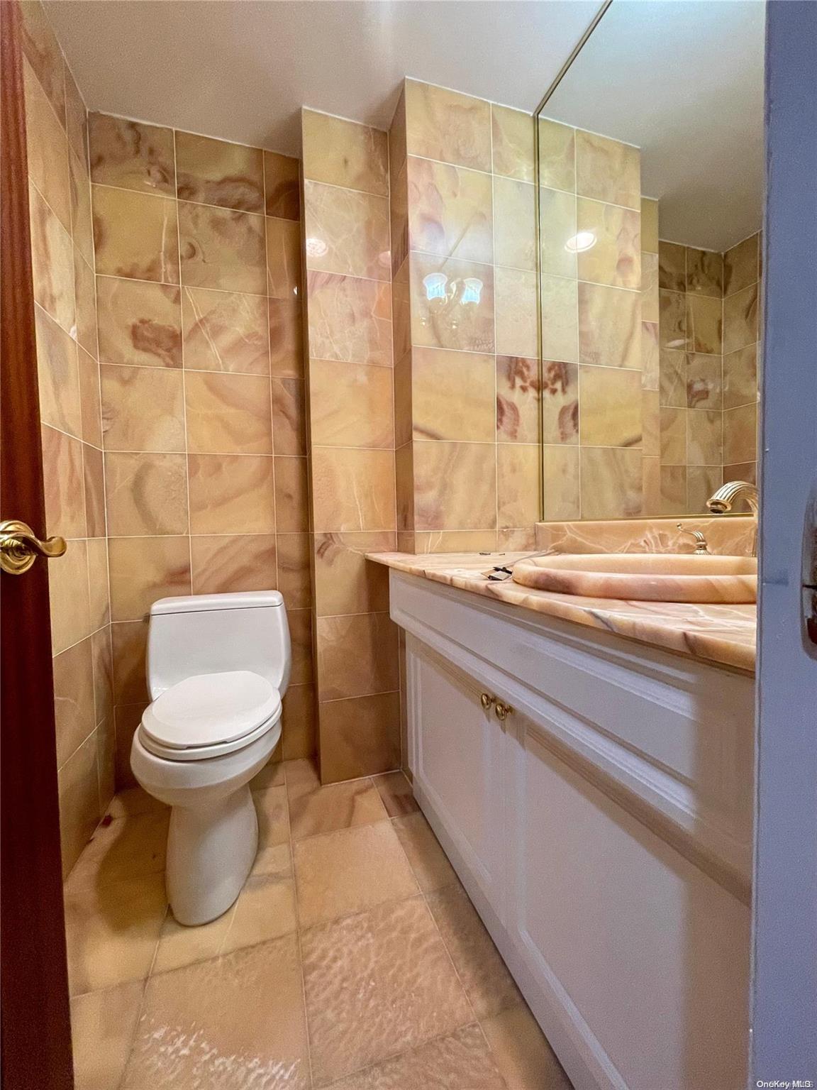 171 Great Neck Road 3o Property Photo 8