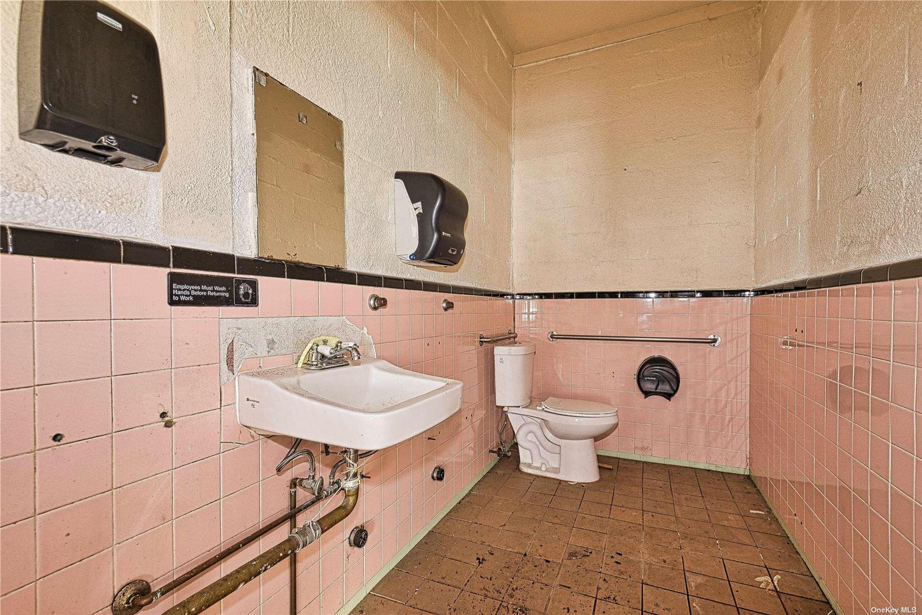 80 E Main Street Property Photo 21