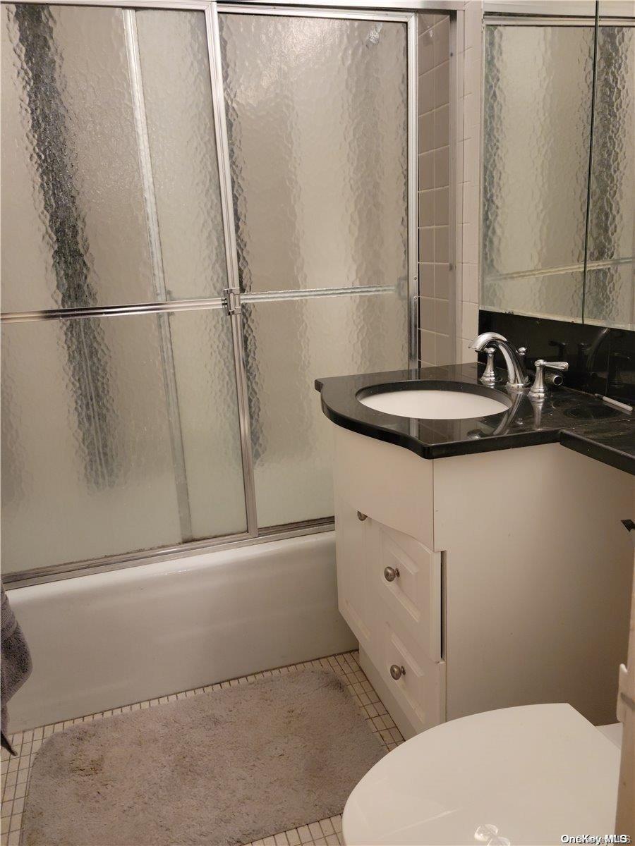 18-05 215 Street 7g Property Photo 8
