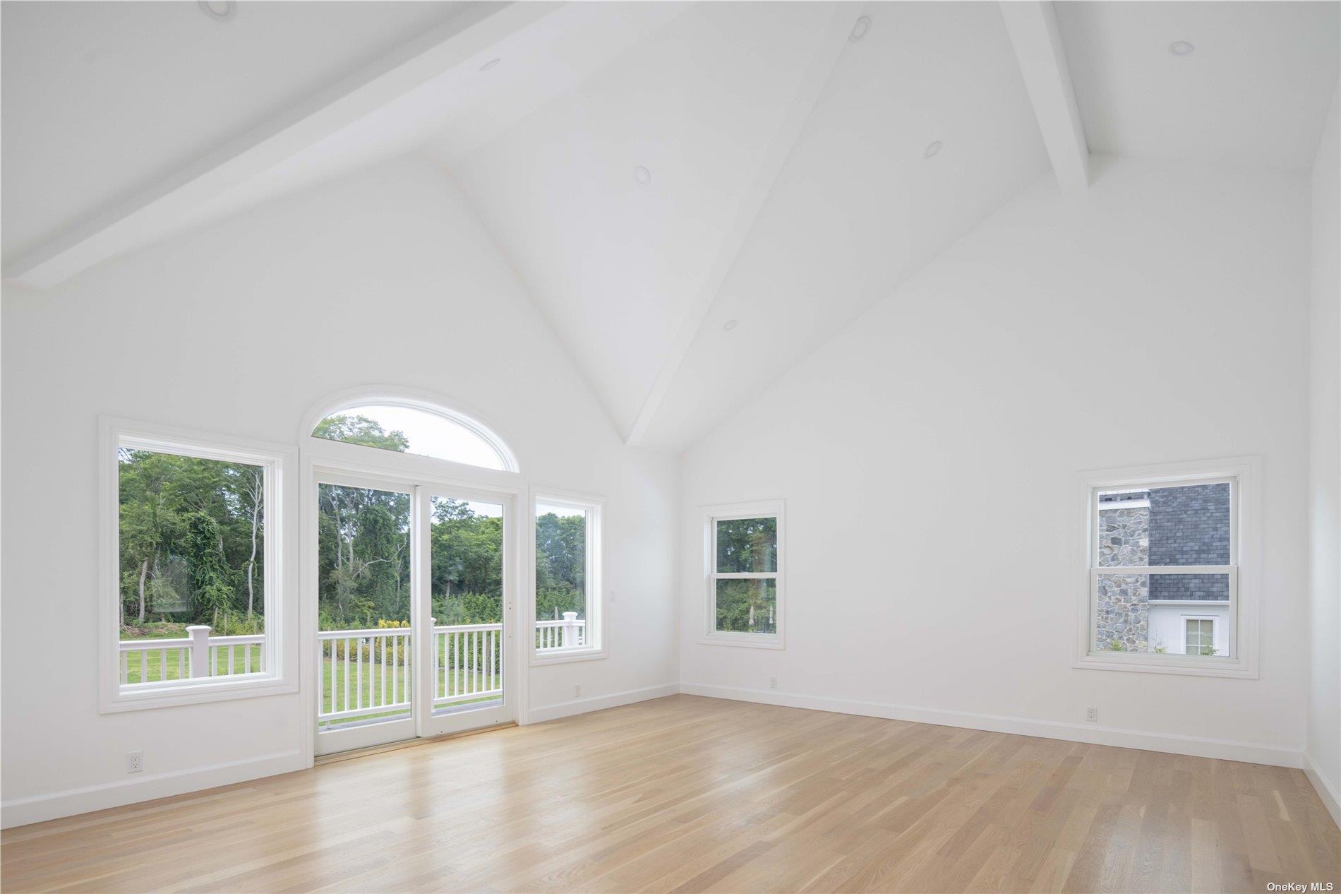 150 N Hillcrest Drive Property Photo 11
