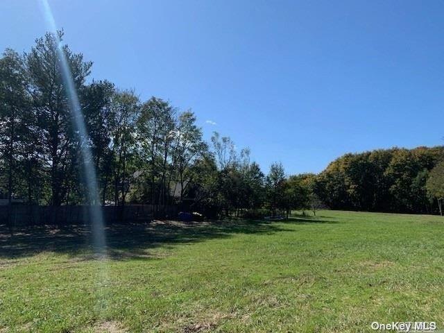 385 New Suffolk Avenue Property Photo 5