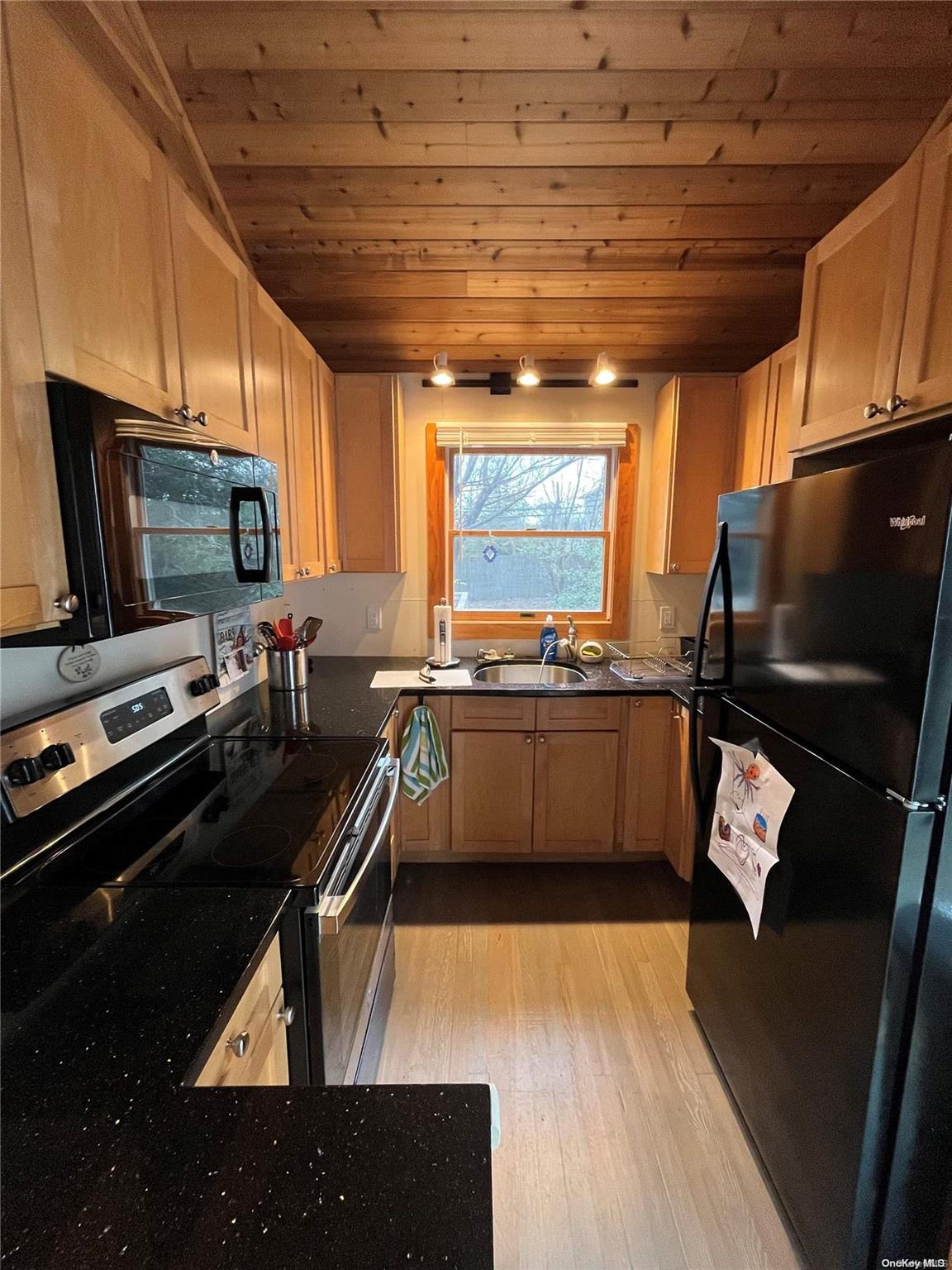 6 Champlain Property Photo 4
