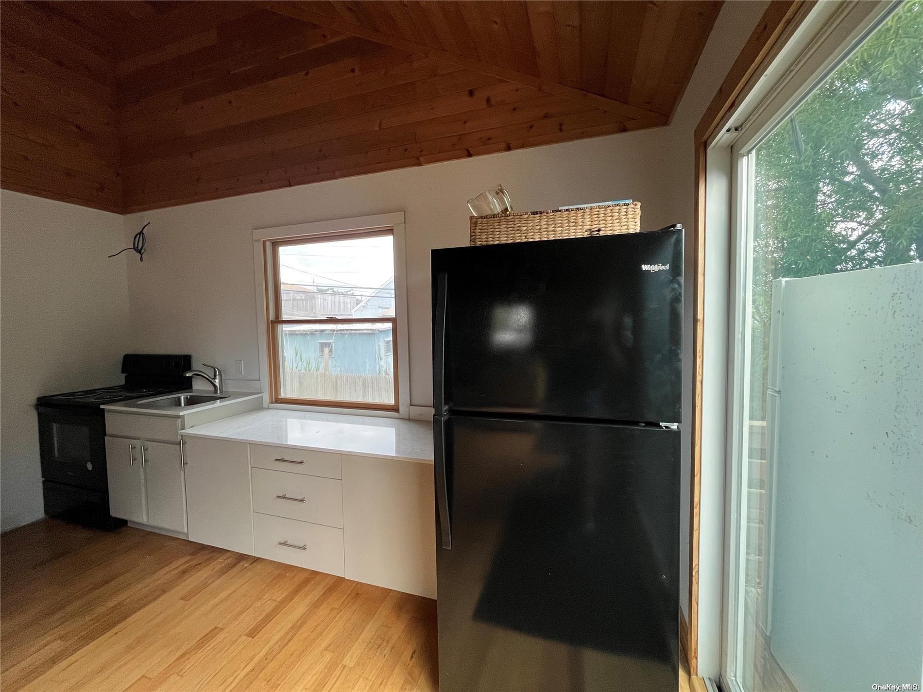 6 Champlain Property Photo 8