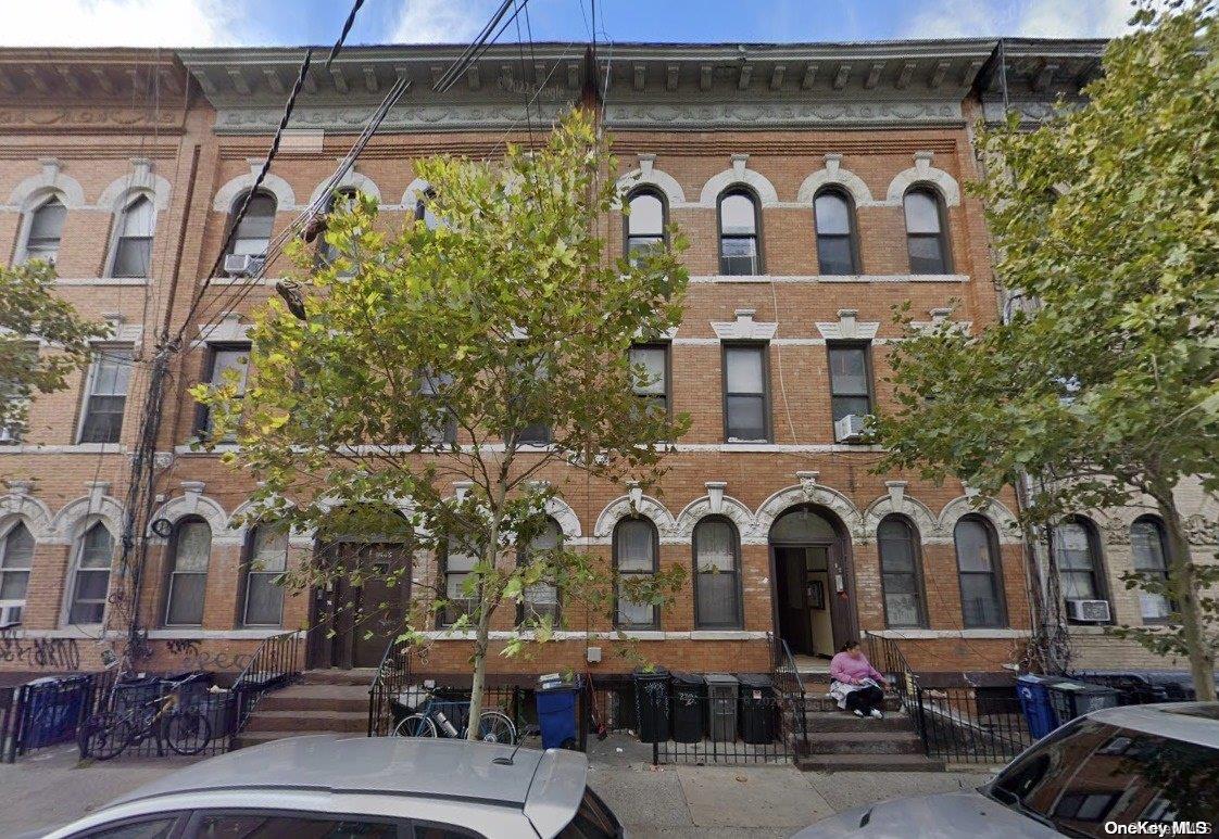 1239 Willoughby Avenue Property Photo