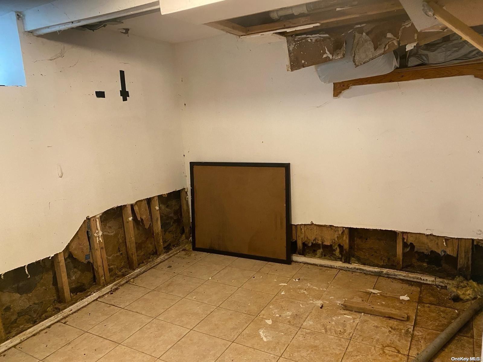87-84 160th Street Property Photo 14