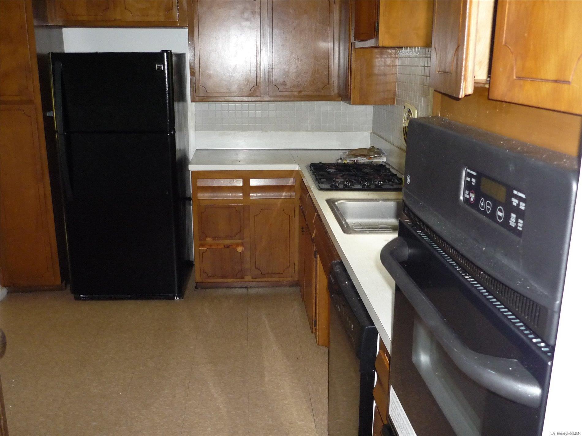 1449 Grand Avenue Property Photo 9