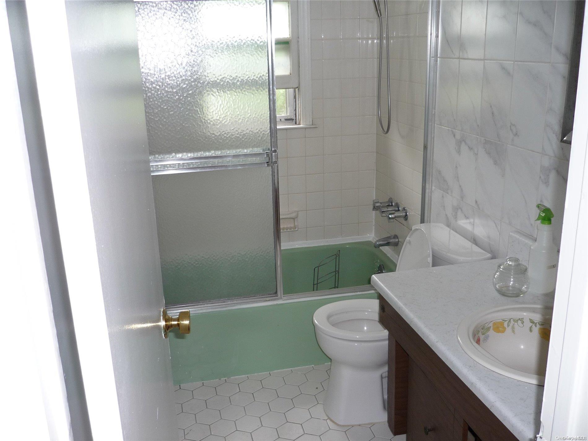 1449 Grand Avenue Property Photo 10
