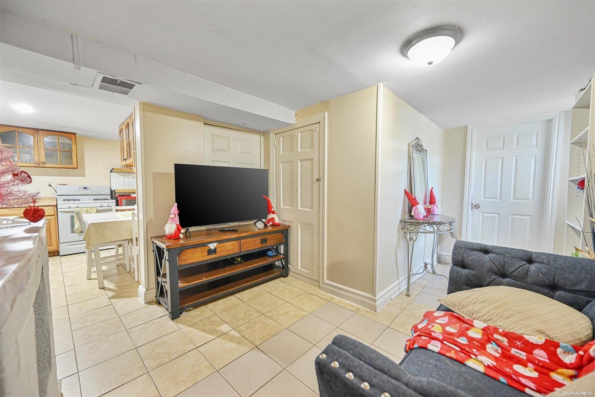 39 E Walnut Street Property Photo 17