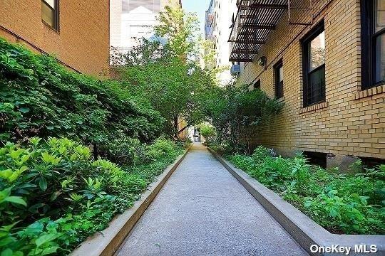 82-16 34 Avenue 3e Property Photo 5