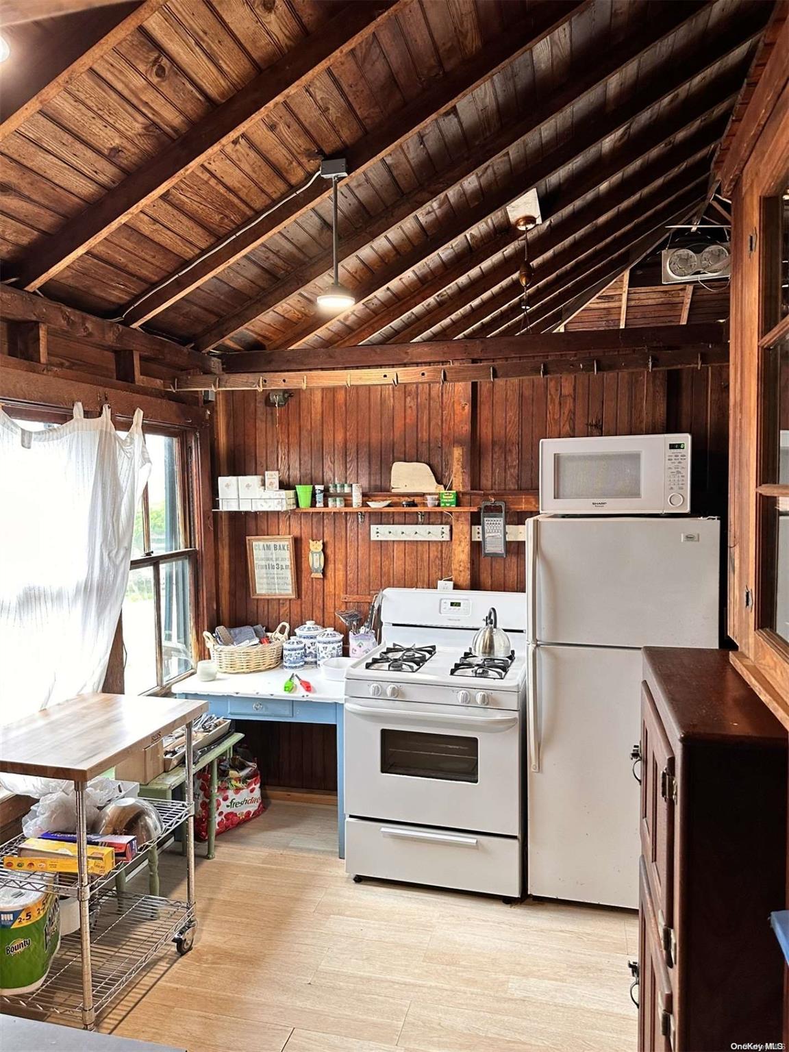 315 Wilmot Road Property Photo 2