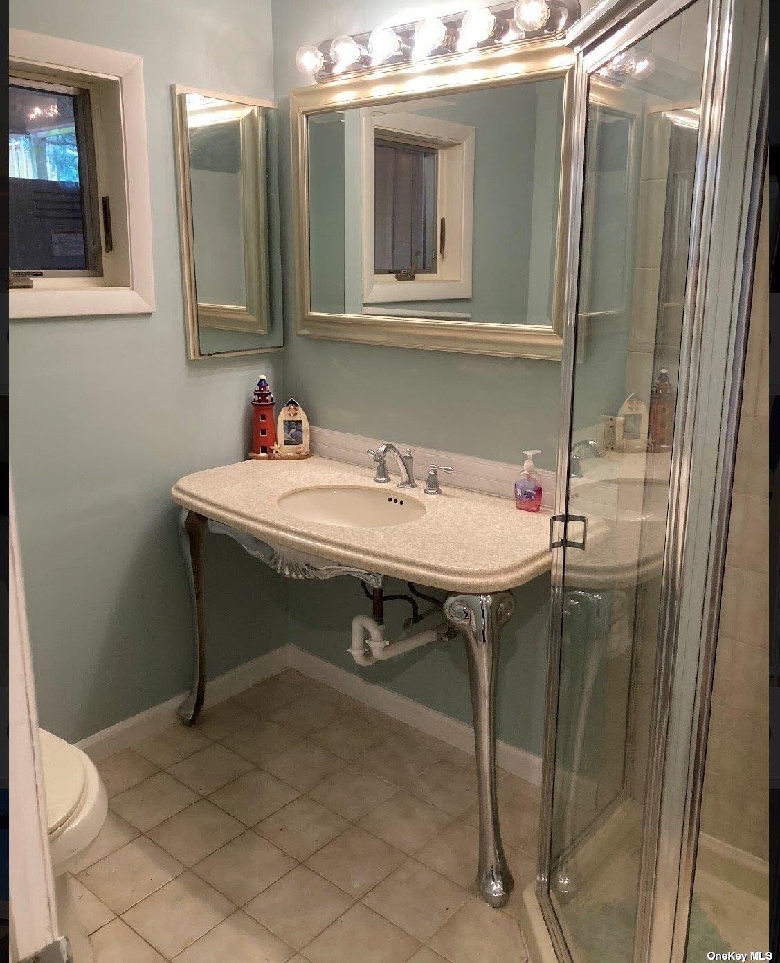 50 Clipper Roadway Property Photo 10