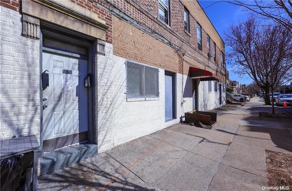 154 Avenue O Property Photo 3
