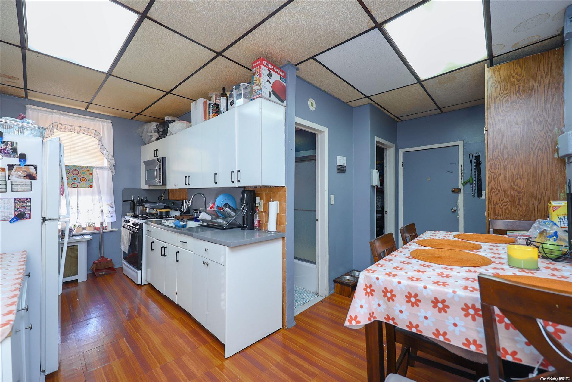154 Avenue O Property Photo 6