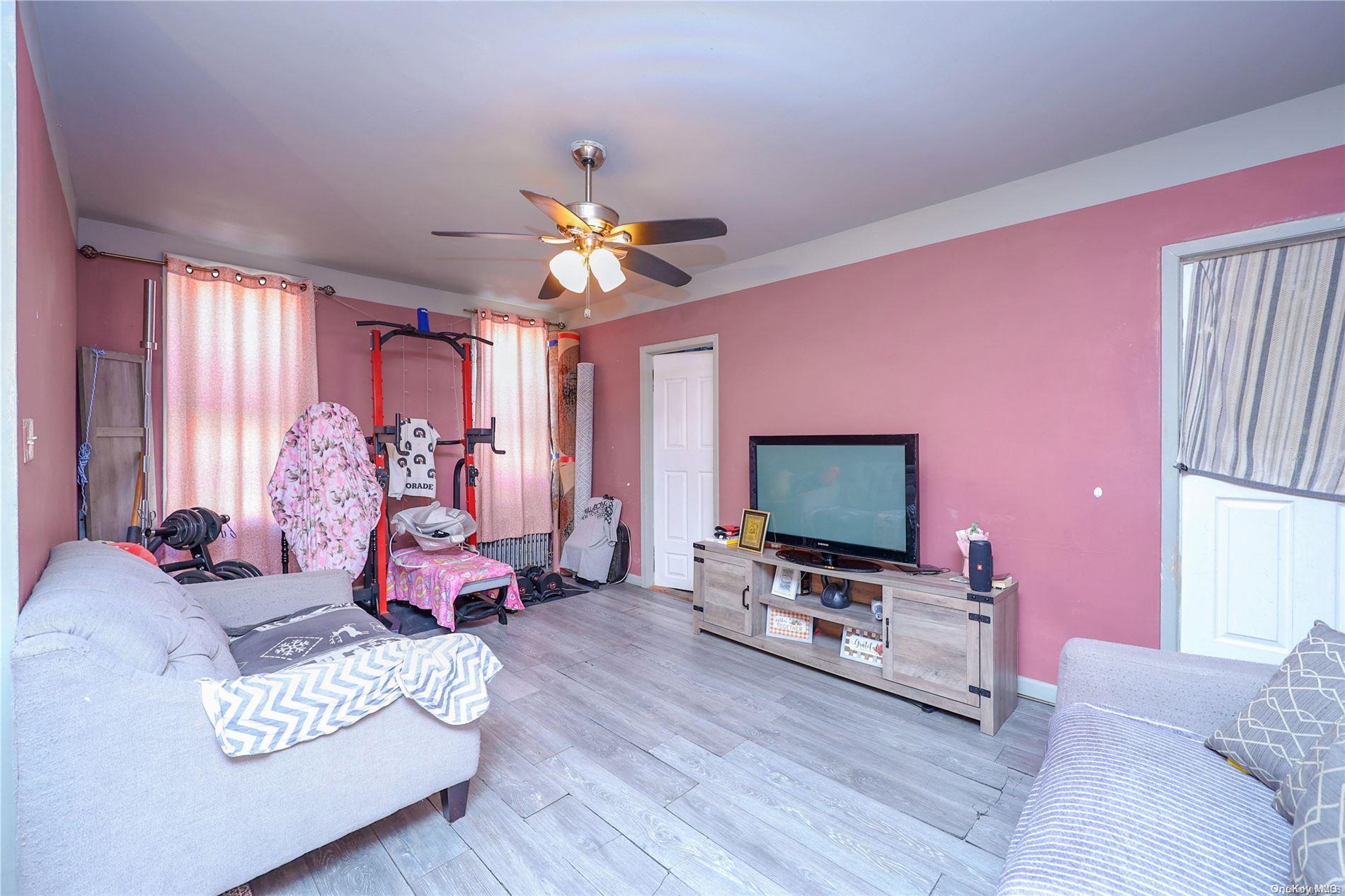 154 Avenue O Property Photo 9