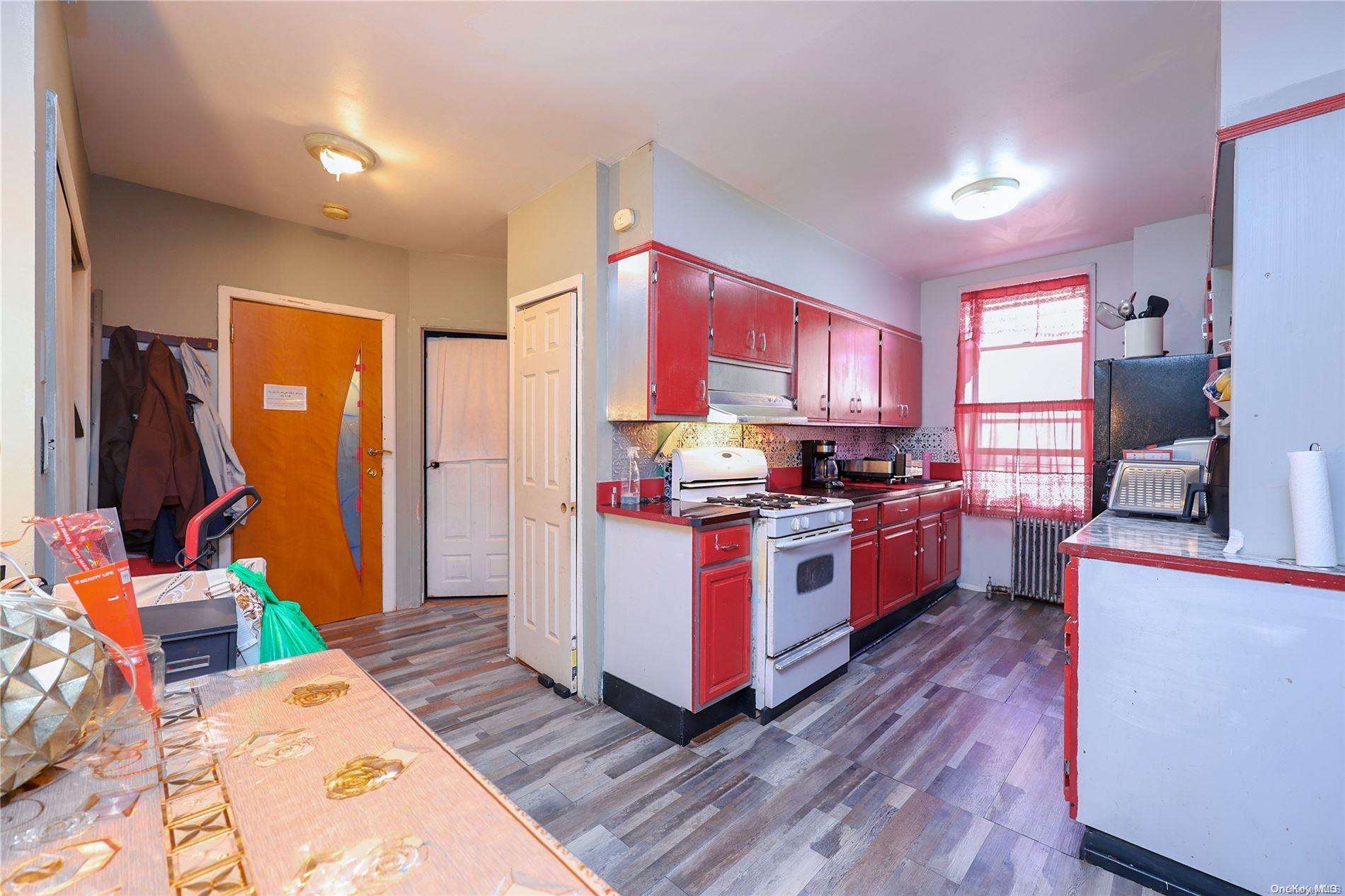 154 Avenue O Property Photo 10