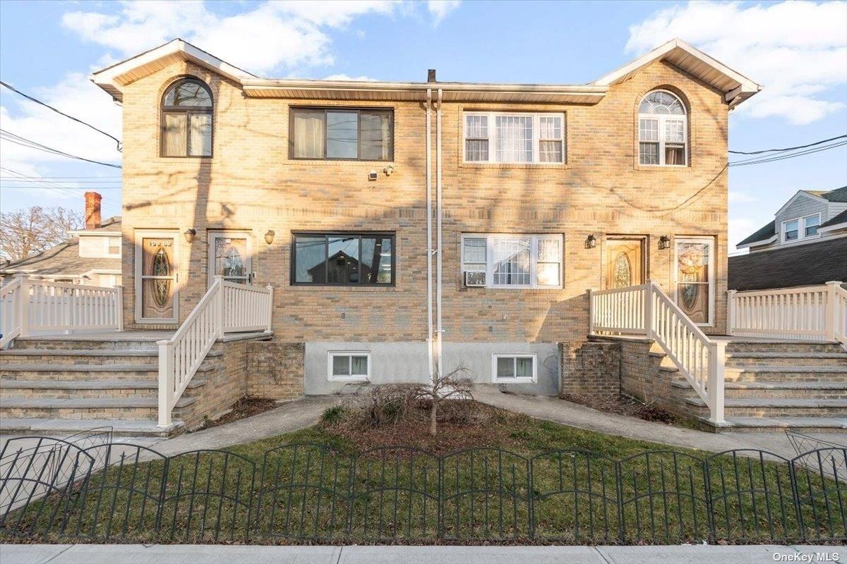 142-25 Latham Lane Property Photo 1