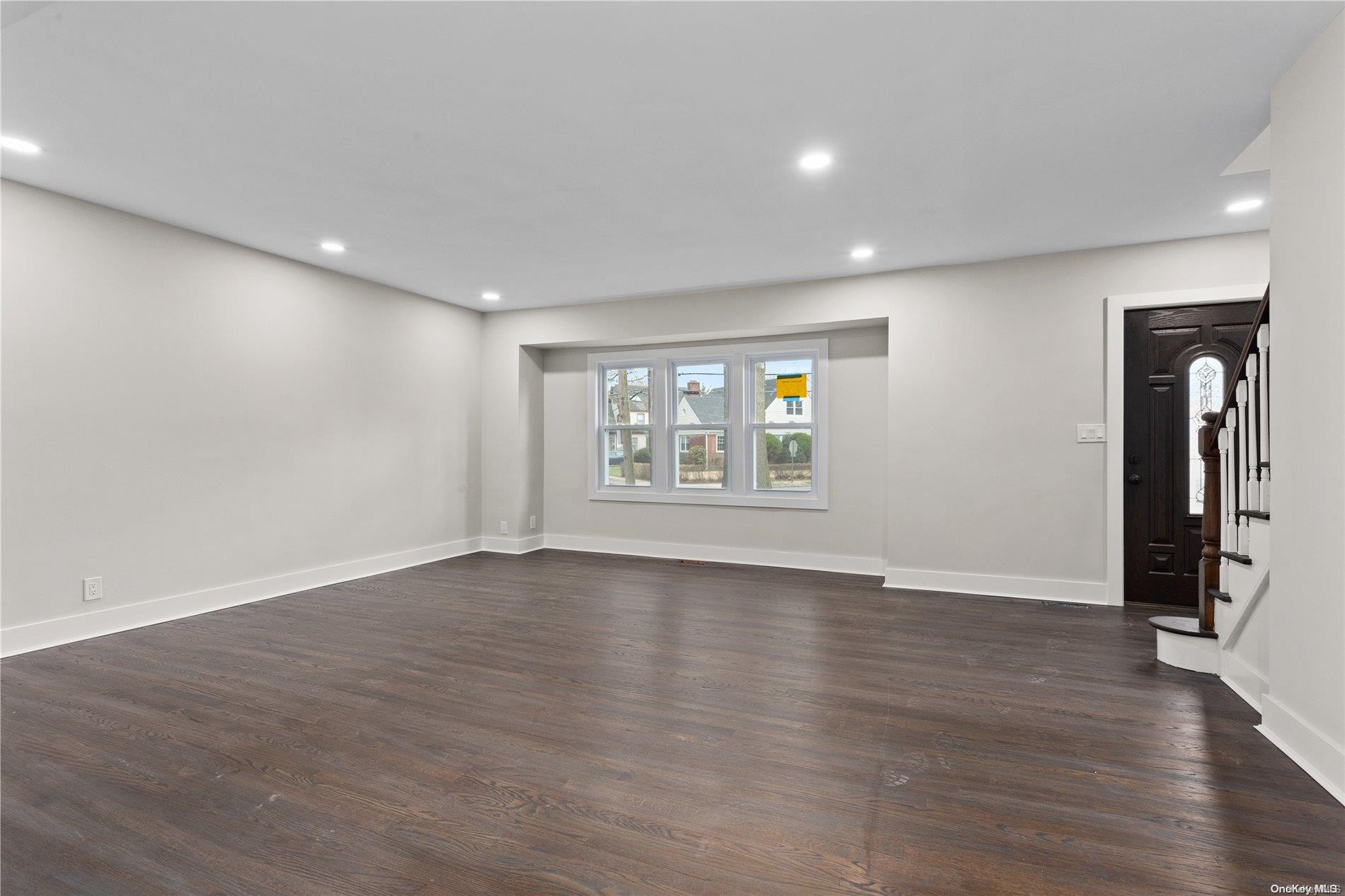 77 Floral Parkway Property Photo 7