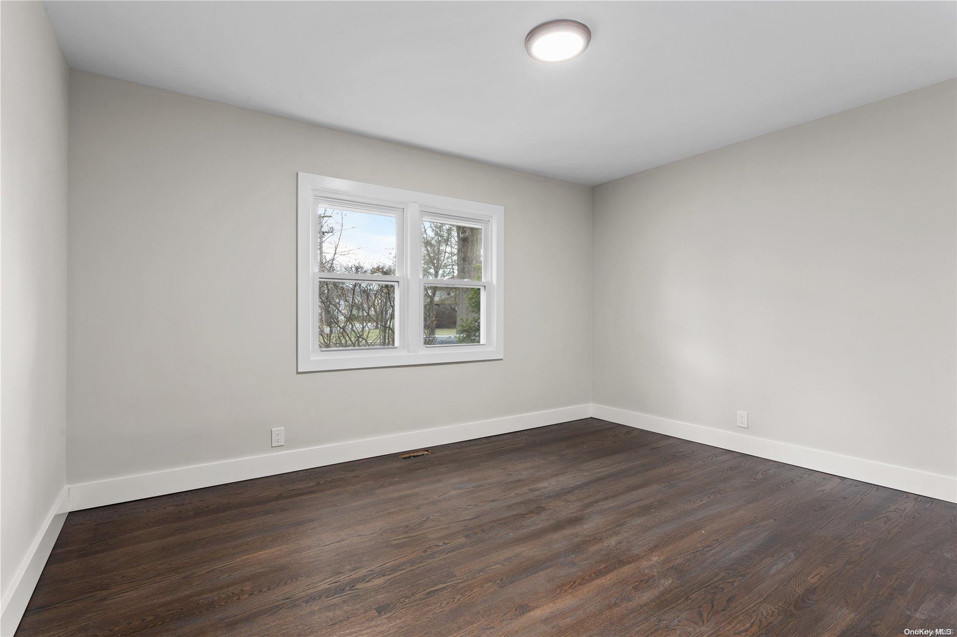 77 Floral Parkway Property Photo 10